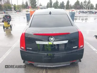 2013 Cadillac CTS-V z VIN 1G6DV5EP0D0102168, wystawiony jako IAAI lot #41791601 z przebiegiem Nie podano mil oraz . Historia ofert i sprzedaży dostępna na DreamBid. Obrazek 17.
