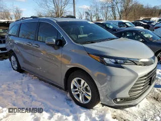 2022 Toyota Sienna XLE Woodland Edition with VIN 5TDASKFC5NS047766, listed as a Copart auction lot 44894665 with 58,862 mi miles and Salvage Title. Bid and sale history available at carsss.com. Image 4.