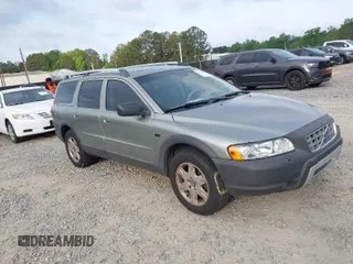 2006 Volvo XC70 with VIN YV4SZ592X61220505, listed as a IAAI auction lot 42034424 with 237,683 mi miles. Bid and sale history available at carsss.com. Image 1.