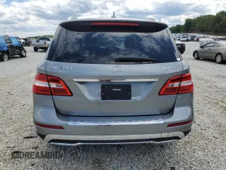 2015 Mercedes-Benz M 350 z VIN 4JGDA5HB6FA583979, wystawiony jako Copart lot #55675015 z przebiegiem 174 651 mil mil oraz Tytuł czysty. Historia ofert i sprzedaży dostępna na DreamBid. Obrazek 6.