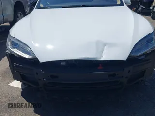 2014 Tesla Model S 60 с VIN 5YJSA1H18EFP29428, выставлен на аукционе IAAI как лот 42690205 с пробегом 54 435 миль миль и . История ставок и продаж доступна на DreamBid. Изображение 6.