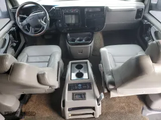 2005 GMC Savana Cargo Van YF7 Upfitter with VIN 1GDFG15T651195114, listed as a Copart auction lot 47028075 with 128,214 mi miles and Clean Title. Bid and sale history available at carsss.com. Image 8.