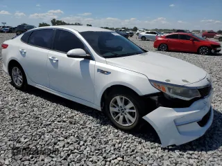 2016 Kia Optima LX z VIN 5XXGT4L33GG069924, wystawiony jako Copart lot #57426715 z przebiegiem 139 047 mil mil oraz Szkoda całkowita • Salvage title. Historia ofert i sprzedaży dostępna na DreamBid. Obrazek 4.