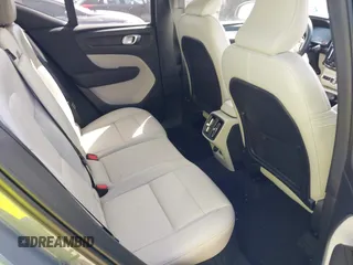 2021 Volvo XC40 Momentum z VIN YV4162UK4M2477791, wystawiony jako IAAI lot #41838849 z przebiegiem 25 944 mil mil oraz . Historia ofert i sprzedaży dostępna na DreamBid. Obrazek 8.