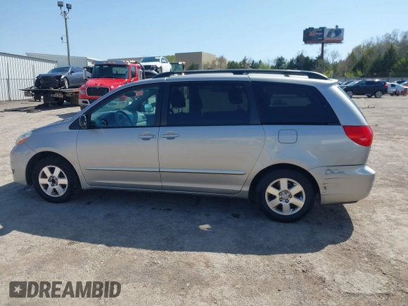 2009 Toyota Sienna CE with VIN 5TDZK23C19S263613, listed as a IAAI auction lot 41983708 with 162,395 mi miles. Bid and sale history available at carsss.com. Image 14.