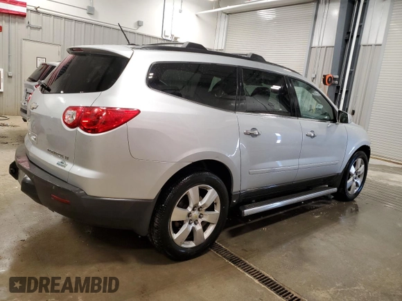 2012 Chevrolet Traverse 1LT z VIN 1GNKVGED5CJ150531, wystawiony jako Copart lot #53890675 z przebiegiem 187 702 mil mil oraz Czysty tytuł • Clean title. Historia ofert i sprzedaży dostępna na DreamBid. Obrazek 3.