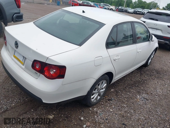 2010 Volkswagen Jetta SE with VIN 3VWRZ7AJ4AM109957, listed as a IAAI auction lot 42318933 with 102,532 mi miles and . Bid and sale history available at DreamBid. Image 4.