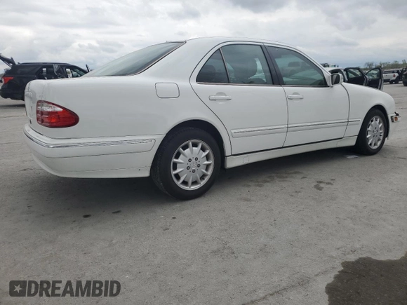 2001 Mercedes-Benz E 320 z VIN WDBJF65J91B243222, wystawiony jako Copart lot #52876235 z przebiegiem 118 428 mil mil oraz Czysty tytuł • Clean title. Historia ofert i sprzedaży dostępna na DreamBid. Obrazek 3.