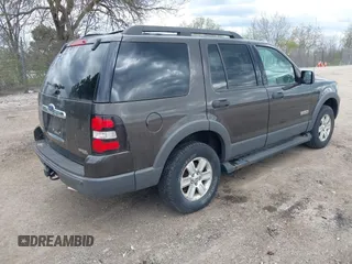 2006 Ford Explorer XLT z VIN 1FMEU73E26UB61439, wystawiony jako IAAI lot #42201161 z przebiegiem 257 907 mil mil oraz . Historia ofert i sprzedaży dostępna na DreamBid. Obrazek 4.