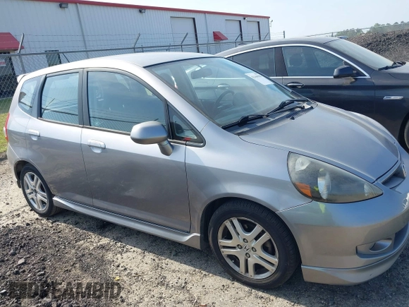 2008 Honda Fit Sport with VIN JHMGD386X8S058659, listed as a IAAI auction lot 42168584 with 210,589 mi miles. Bid and sale history available at carsss.com. Image 15.