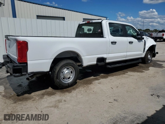 2024 Ford F-250 XL with VIN 1FT7W2AA2RED06780, listed as a Copart auction lot 69590304 with 489 mi miles and Clean title. Bid and sale history available at DreamBid. Image 3.