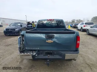2008 Chevrolet Silverado 1500 Work Truck with VIN 1GCEC19X58Z218168, listed as a IAAI auction lot 41551543 with 194,810 mi miles. Bid and sale history available at carsss.com. Image 17.