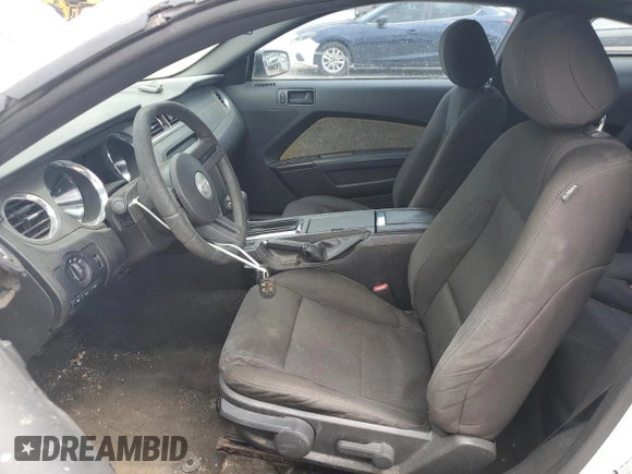2012 Ford Mustang Premium с VIN 1ZVBP8AM6C5268706, выставлен на аукционе Copart как лот 54198285 с пробегом 234 038 миль миль и Чистый • Clean title. История ставок и продаж доступна на DreamBid. Изображение 7.