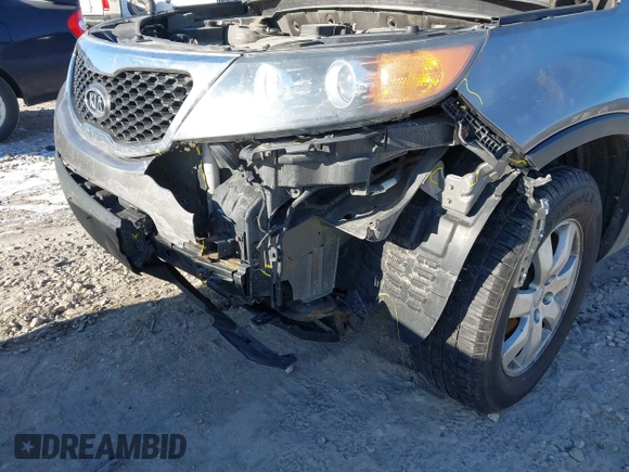 2012 Kia Sorento LX with VIN 5XYKTCA65CG240826, listed as a IAAI auction lot 41258709 with 1 mi miles. Bid and sale history available at carsss.com. Image 6.