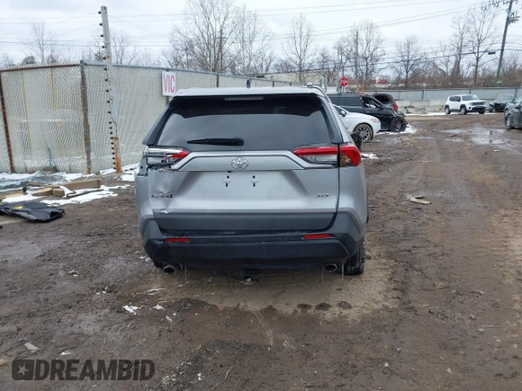 2019 Toyota RAV4 XLE with VIN 2T3W1RFV0KW007088, listed as a IAAI auction lot 41642339 with 60,567 mi miles. Bid and sale history available at carsss.com. Image 17.