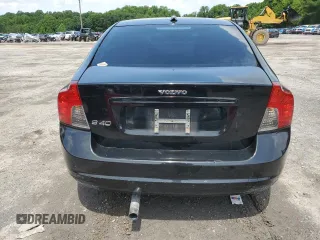 2008 Volvo S40 2.4L z VIN YV1MS382982350935, wystawiony jako Copart lot #60416945 z przebiegiem 77 593 mil mil oraz Szkoda całkowita • Salvage title. Historia ofert i sprzedaży dostępna na DreamBid. Obrazek 6.