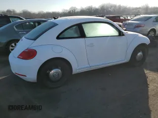 2014 Volkswagen Beetle 2.5L w/Sun with VIN 3VWJP7AT8EM610831, listed as a Copart auction lot 84318174 with 136,931 mi miles and Salvage Title. Bid and sale history available at DreamBid. Image 3.