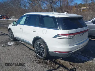 2021 Lincoln Aviator Reserve with VIN 5LM5J7XC3MGL08085, listed as a IAAI auction lot 41482512 with 61,248 mi miles and . Bid and sale history available at DreamBid. Image 3.