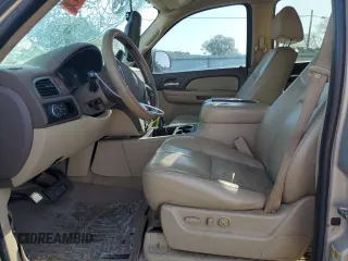 2007 GMC Yukon SLT with VIN 1GKFC13027R299200, listed as a Copart auction lot 74998744 with 301,803 mi miles and Salvage Title. Bid and sale history available at carsss.com. Image 7.