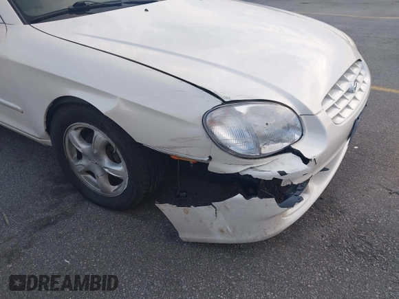 2000 Hyundai Sonata with VIN KMHWF25S3YA327184, listed as a IAAI auction lot 41771540 with 84,783 mi miles. Bid and sale history available at carsss.com. Image 6.