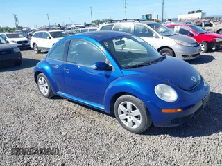 2007 Volkswagen Beetle z VIN 3VWRW31C17M511690, wystawiony jako IAAI lot #42395155 z przebiegiem 74 072 mil mil oraz . Historia ofert i sprzedaży dostępna na DreamBid. Obrazek 1.