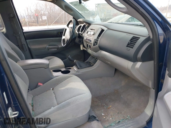 2006 Toyota Tacoma with VIN 5TEUU42N46Z247343, listed as a IAAI auction lot 41235061 with 189,193 mi miles. Bid and sale history available at carsss.com. Image 5.