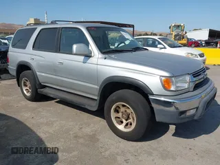 2001 Toyota 4Runner SR5 z VIN JT3GN86R910182260, wystawiony jako IAAI lot #42443326 z przebiegiem 224 210 mil mil oraz . Historia ofert i sprzedaży dostępna na DreamBid. Obrazek 1.