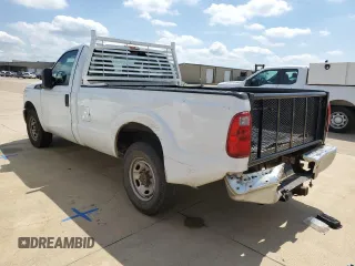 2015 Ford F-250 XL z VIN 1FTBF2A68FEB80829, wystawiony jako Copart lot #54684575 z przebiegiem 300 026 mil mil oraz Czysty tytuł • Clean title. Historia ofert i sprzedaży dostępna na DreamBid. Obrazek 2.