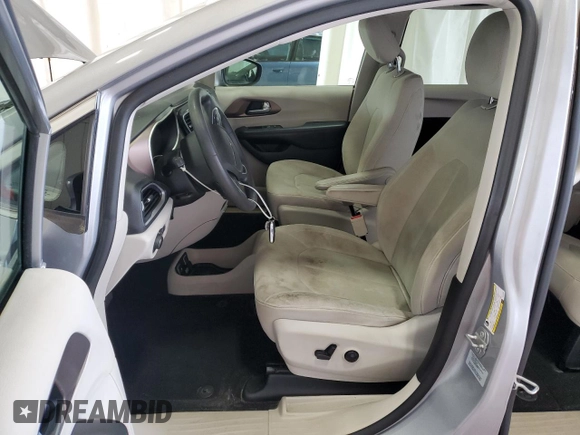 2017 Chrysler Pacifica Touring with VIN 2C4RC1DG7HR519429, listed as a Copart auction lot 60887595 with 109,311 mi miles and Salvage title. Bid and sale history available at DreamBid. Image 7.