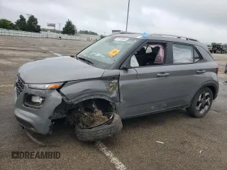 2022 Hyundai Venue SEL z VIN KMHRC8A36NU135985, wystawiony jako Copart lot #58169645 z przebiegiem 28 547 mil mil oraz Szkoda całkowita • Salvage title. Historia ofert i sprzedaży dostępna na DreamBid. Obrazek 1.