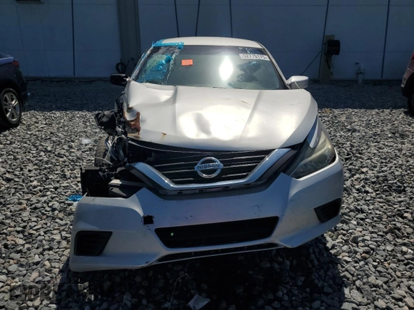 2016 Nissan Altima SV with VIN 1N4AL3AP3GC256575, listed as a Copart auction lot 52770175 with 85,123 mi miles and Clean Title. Bid and sale history available at carsss.com. Image 5.