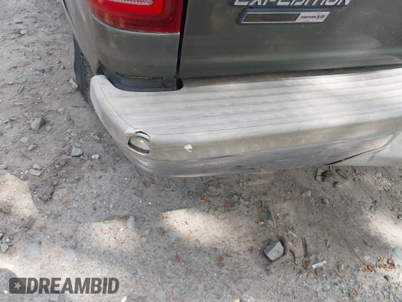 2001 Ford Expedition Eddie Bauer with VIN 1FMRU17W11LA02654, listed as a IAAI auction lot 42147534 with Not provided miles and . Bid and sale history available at DreamBid. Image 6.