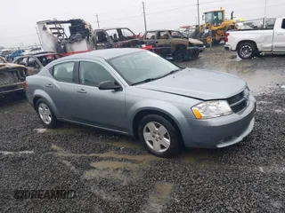 2009 Dodge Avenger SE with VIN 1B3LC46B39N562125, listed as a IAAI auction lot 41233245 with 72,835 mi miles and . Bid and sale history available at carsss.com. Image 1.