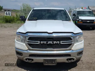 2021 Ram 1500 Big Horn z VIN 1C6SRFMT1MN714659, wystawiony jako IAAI lot #42521058 z przebiegiem 126 678 mil mil oraz . Historia ofert i sprzedaży dostępna na DreamBid. Obrazek 53.