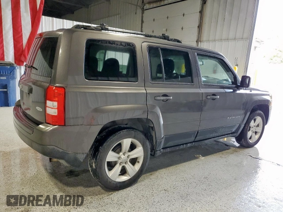 2015 Jeep Patriot Latitude with VIN 1C4NJPFB5FD263798, listed as a Copart auction lot 59739195 with 61,927 mi miles and Clean title. Bid and sale history available at DreamBid. Image 3.