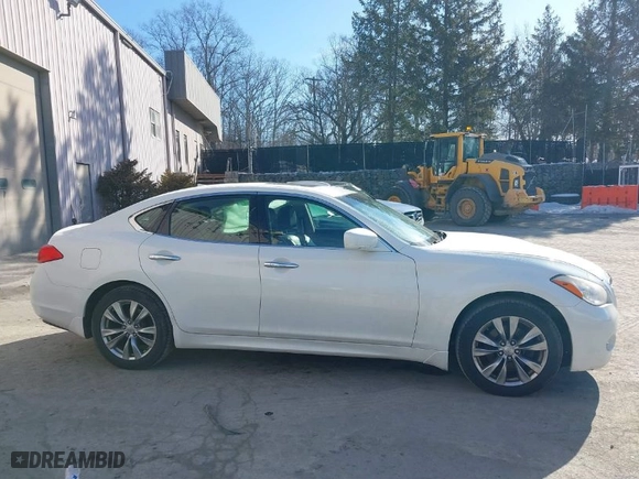 2013 Infiniti M37 with VIN JN1BY1AR6DM602021, listed as a IAAI auction lot 41397484 with 226,584 mi miles. Bid and sale history available at carsss.com. Image 13.