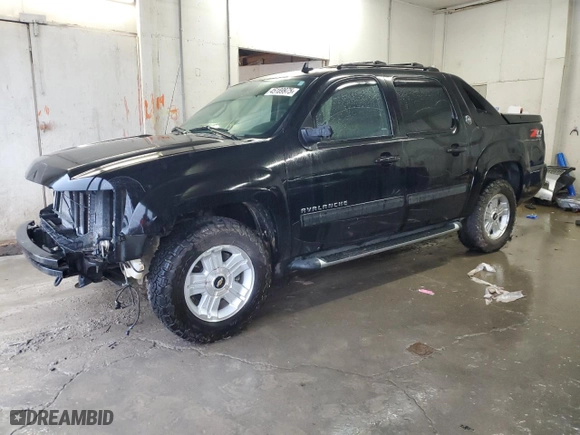2013 Chevrolet Avalanche LT with VIN 3GNTKFE72DG123999, listed as a Copart auction lot 45189975 with 89,396 mi miles and Salvage Title. Bid and sale history available at carsss.com. Image 1.