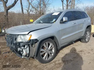 2011 Jeep Grand Cherokee Laredo with VIN 1J4RR4GTXBC678304, listed as a IAAI auction lot 41088309 with 139,559 mi miles. Bid and sale history available at carsss.com. Image 6.