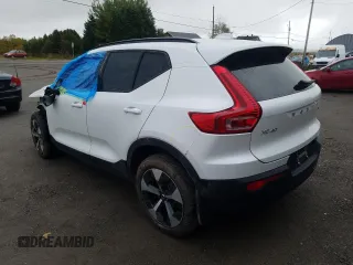 2023 Volvo XC40 Ultimate Dark Theme z VIN YV4L12UX8P2952575, wystawiony jako Copart lot #72947074 z przebiegiem Nie podano mil oraz Szkoda całkowita • Salvage title. Historia ofert i sprzedaży dostępna na DreamBid. Obrazek 2.