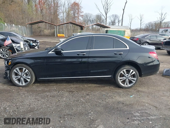 2018 Mercedes-Benz C 300 с VIN WDDWF4KB9JR413830, выставлен на аукционе IAAI как лот 41938545 с пробегом 48 385 миль миль и . История ставок и продаж доступна на DreamBid. Изображение 14.