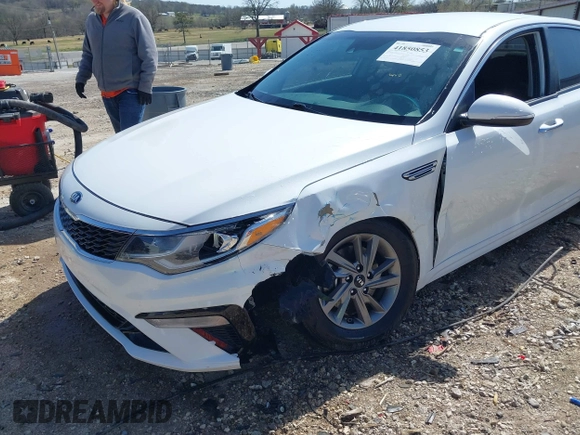 2020 Kia Optima LX with VIN 5XXGT4L34LG394642, listed as a IAAI auction lot 41850853 with 90,379 mi miles. Bid and sale history available at carsss.com. Image 6.