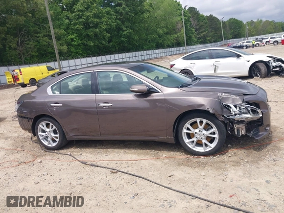 2013 Nissan Maxima SV z VIN 1N4AA5AP9DC816466, wystawiony jako IAAI lot #42141189 z przebiegiem 185 037 mil mil oraz . Historia ofert i sprzedaży dostępna na DreamBid. Obrazek 14.