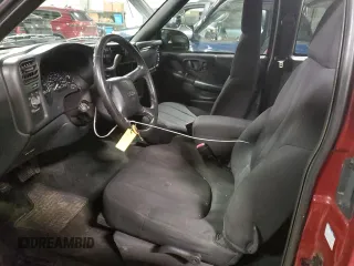 2003 GMC Sonoma SLS with VIN 1GTDT19X938118388, listed as a Copart auction lot 88248425 with 0 mi miles and Salvage Title. Bid and sale history available at carsss.com. Image 7.