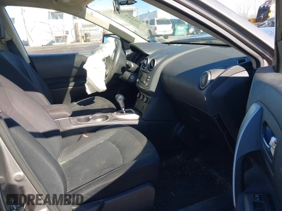 2015 Nissan Rogue S with VIN JN8AS5MVXFW770931, listed as a IAAI auction lot 41575344 with 160,556 mi miles and . Bid and sale history available at DreamBid. Image 5.