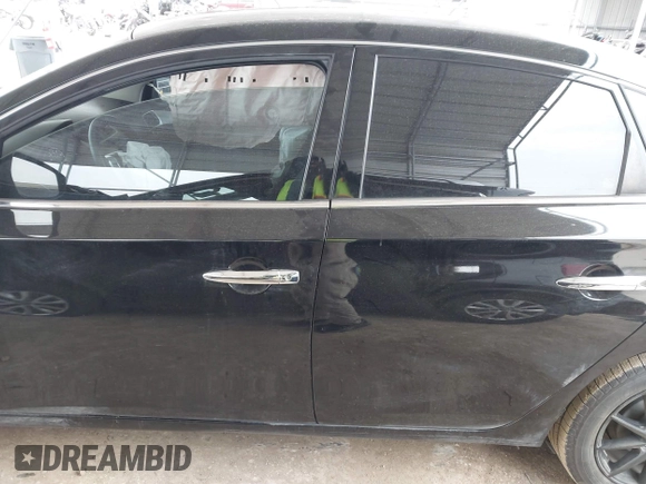 2016 Nissan Sentra SR with VIN 3N1AB7AP7GY336542, listed as a IAAI auction lot 41573204 with 107,097 mi miles and . Bid and sale history available at DreamBid. Image 14.