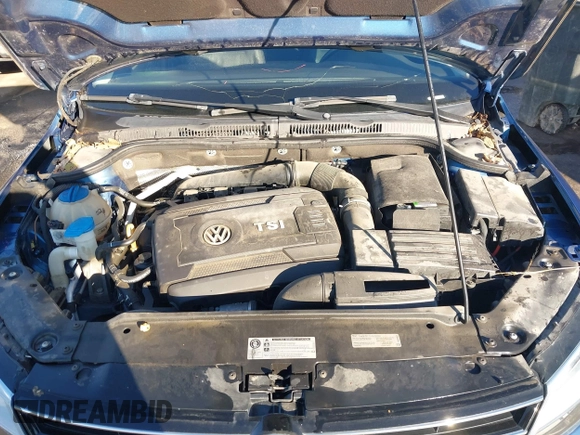 2015 Volkswagen Jetta SE with VIN 3VWD07AJ2FM257987, listed as a IAAI auction lot 41009826 with 112,213 mi miles and . Bid and sale history available at DreamBid. Image 10.
