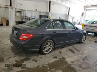 2013 Mercedes-Benz C 250 Sport z VIN WDDGF4HB7DR292456, wystawiony jako Copart lot #66205575 z przebiegiem 201 874 mil mil oraz Czysty tytuł • Clean title. Historia ofert i sprzedaży dostępna na DreamBid. Obrazek 3.