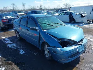 2001 Ford Focus SE with VIN 1FAFP34P21W285724, listed as a IAAI auction lot 41622145 with 251,726 mi miles and . Bid and sale history available at carsss.com. Image 1.