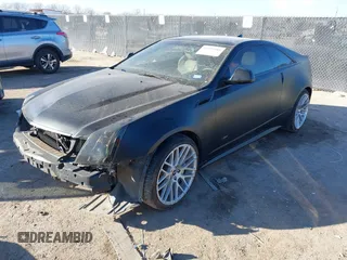 2011 Cadillac CTS-V z VIN 1G6DV1EP1B0120393, wystawiony jako IAAI lot #41322988 z przebiegiem 140 421 mil mil oraz . Historia ofert i sprzedaży dostępna na DreamBid. Obrazek 2.