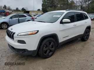 2018 Jeep Cherokee Latitude with VIN 1C4PJLCBXJD554084, listed as a Copart auction lot 84484274 with 133,937 mi miles and Salvage Title. Bid and sale history available at carsss.com. Image 1.